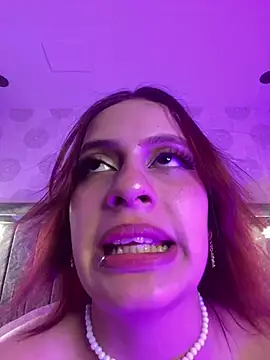 steffmontespink18 Adlı Modelin Canlı XXX Sohbeti