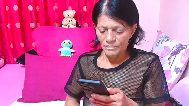 SLUTTYROXY: онлайн-секс-чат