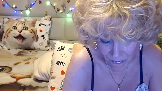 دردشة HappyWomanOn الجنسية المباشرة