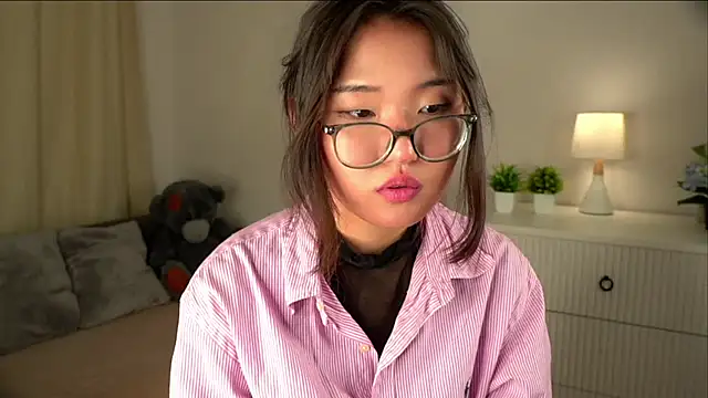 NelleMihalko's Live XXX Chat