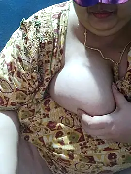 แชท XXX สดของ tamilthanushri