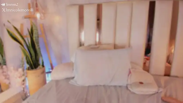 Nicolemorelli2のライブXXXチャット