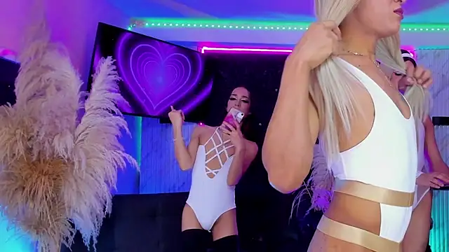 Chat XXX ao vivo de Queens_Wonders_Blonders