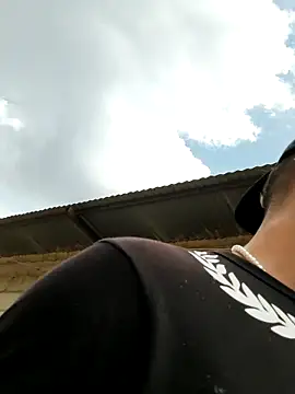 PIGHIGHDIRTY_p0: διαδικτυακό σόου στην κάμερα