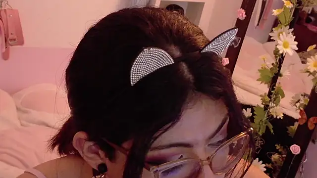 Catwhite_ live XXX chat