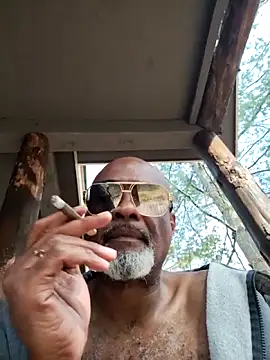 sinnernoir: διαδικτυακό σόου στην κάμερα