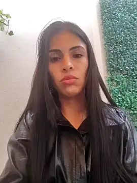 Astrid--'s Live XXX Chat