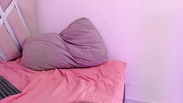 Helenn_monroy1's Live XXX Chat