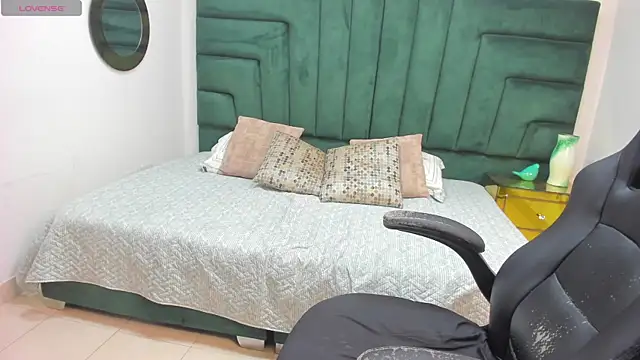 Chatroom XXX en direct de AfroditaVega_