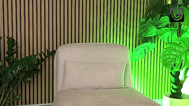 BelovedKhlloeeのライブXXXチャット