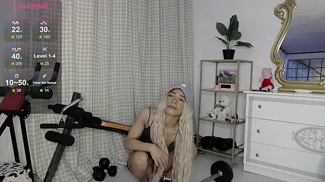 SarahRaynex Chat XXX in diretta