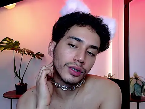 noahnoguera's Webcam Show