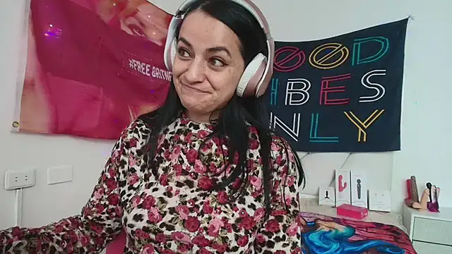 LovelyAzucena Chat XXX in diretta