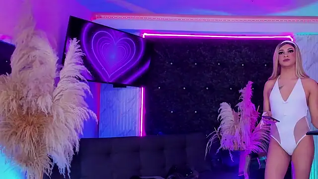 Queens_Wonders_Blonders 网络视讯表演