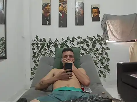 Chat XXX ao vivo de Latins_Boss