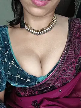 Savita2310 Adlı Modelin Canlı XXX Sohbeti