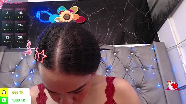 LAILAGUMMY Chat XXX in diretta