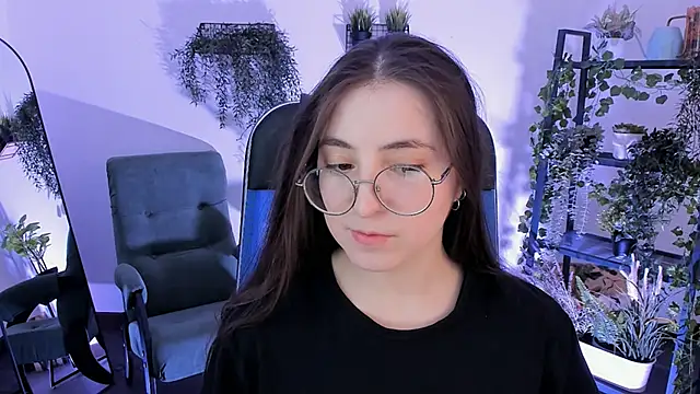 VirtuallVoyant's Live XXX Chat