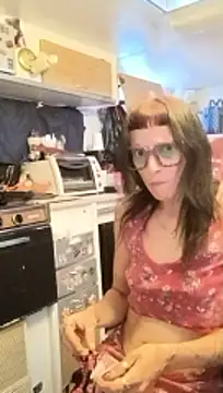 whitetrashdirtyslut live XXX chat