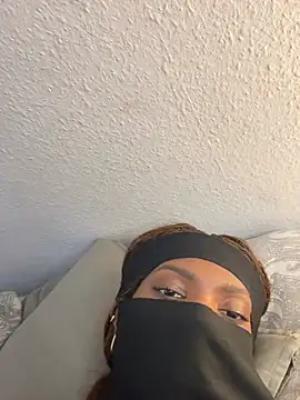 XXX chat uživo modela KiaraAmara