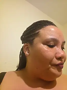 Curvy-Nthabi_X's Webcam Show