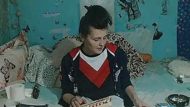 XXX chat uživo modela brighteyes77