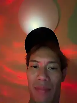 HORNY_RYUn Webbikameraesitys