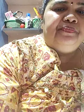 tamilthanushri élő XXX-chatje