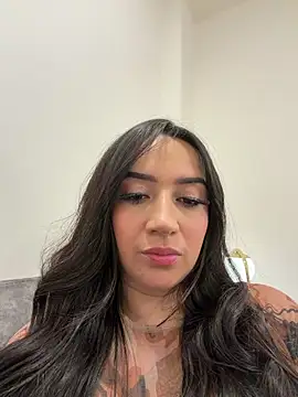 EmmyEvans1's Live XXX Chat