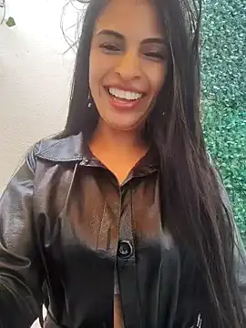 Astrid-- 在線直播表演