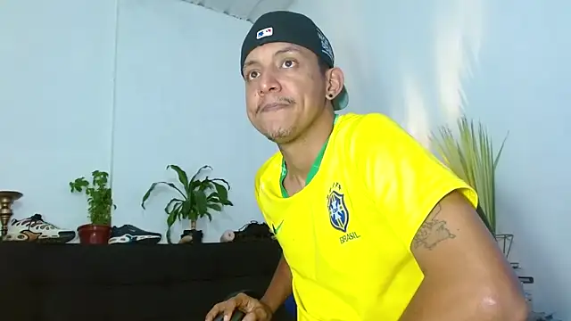 skinny23cm Chat XXX in diretta