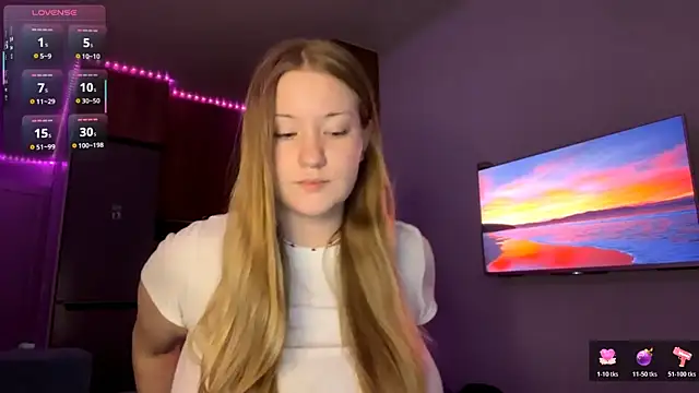 PandaFluffのライブXXXチャット