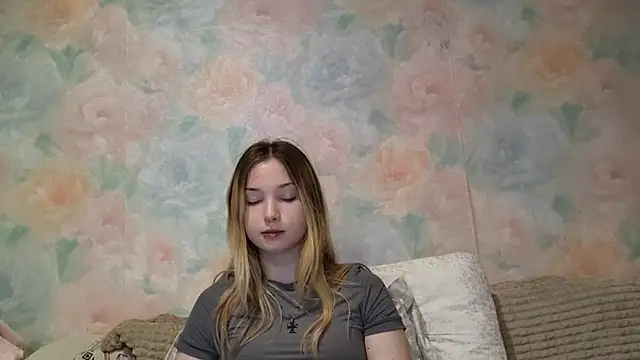 CuteLunya's Live XXX Chat