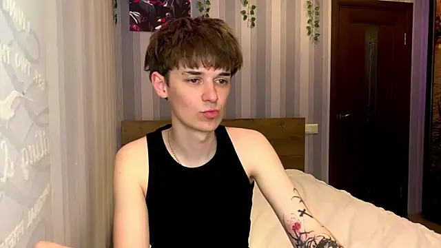 Show modela Sweet_Dude na web-kameri