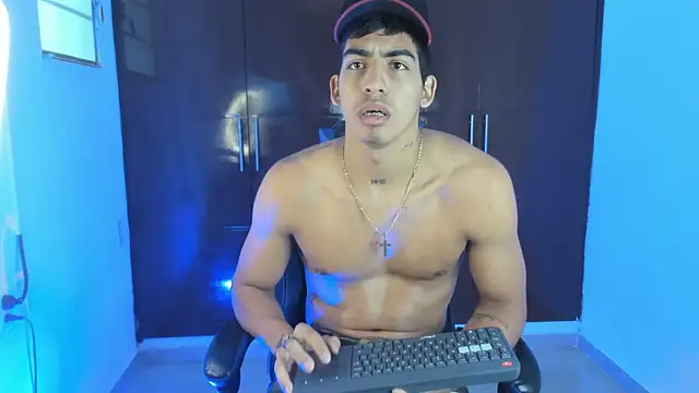 Milo_LatinBoy Live XXX Chat