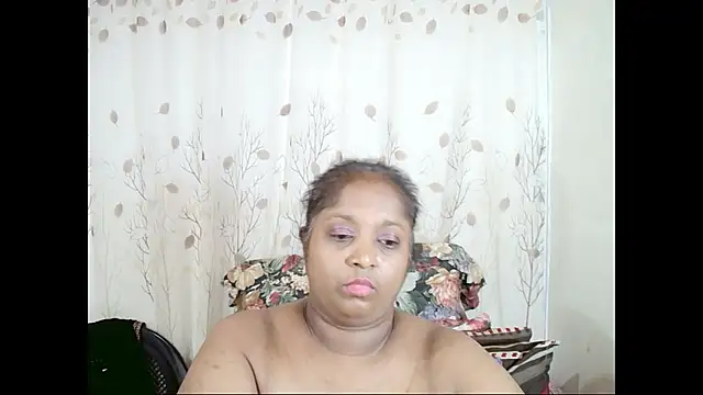 Indiantasha élő XXX-chatje