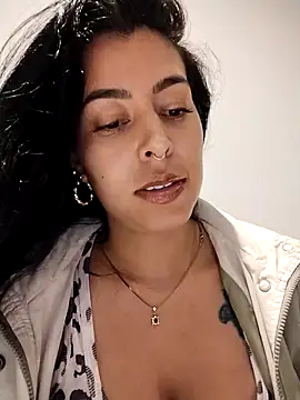 Chatroom XXX en direct de Luianna