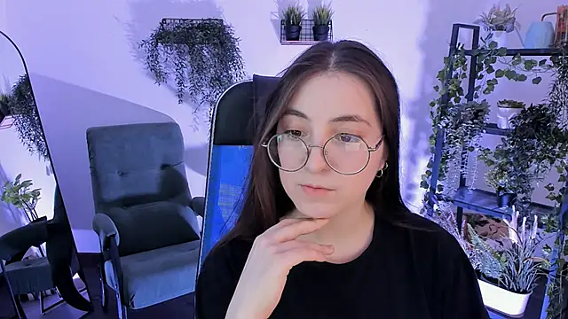 VirtuallVoyant Live XXX Chat