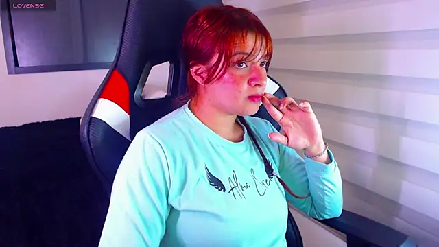 Czat XXX na żywo – Vannessa__Shy