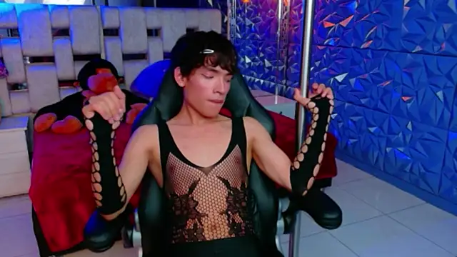 Вебкам-шоу IsaacNovaa