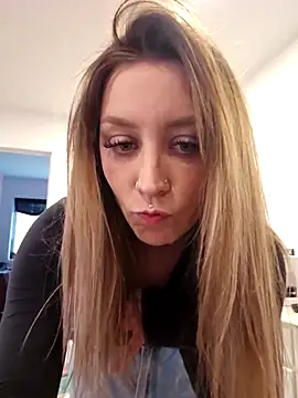 LilyOrion Chat XXX in diretta