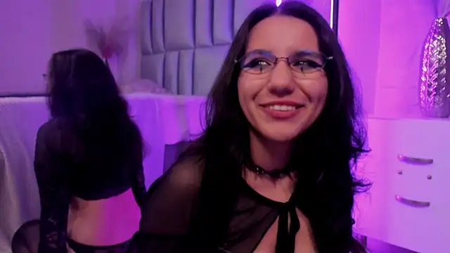 HollyPeach Chat XXX in diretta