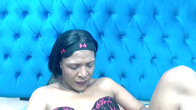 Chat XXX en directo de SpicyQueenxxxx