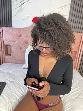 Morena_fire's Webcam Show