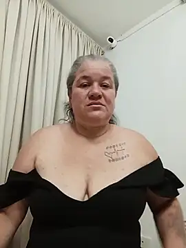 แชท XXX สดของ CheekySnowQueen_69