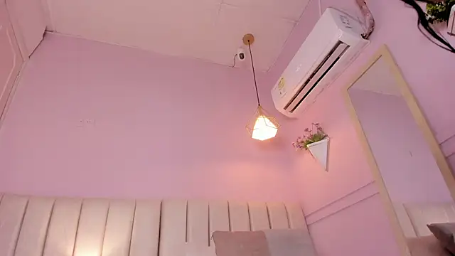 _lucia_18: απευθείας συνομιλία ΧΧΧ