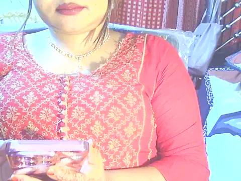 Chat +18 de Nusrat_Faria ao vivo