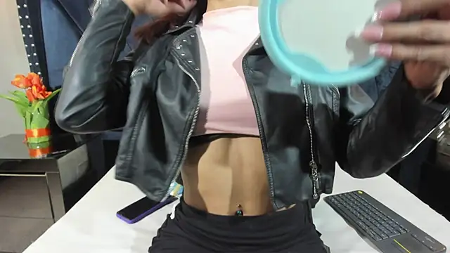 Sara_Hanks webcam show