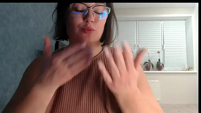 Chat +18 de Nora_Star ao vivo