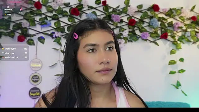 saraBow Chat XXX in diretta